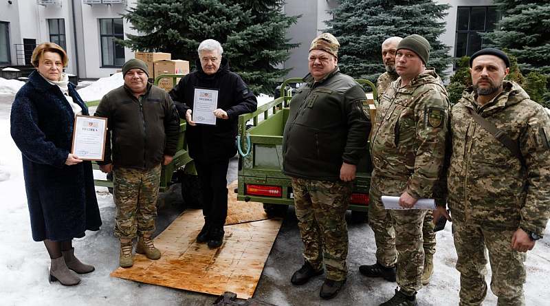 Poroshenko delivered equipment to soldiers defending in the Sumy region (photo, video)