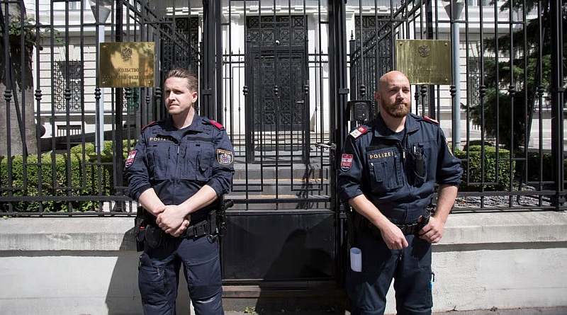 Vienna expels a trio of Russian "diplomats"
