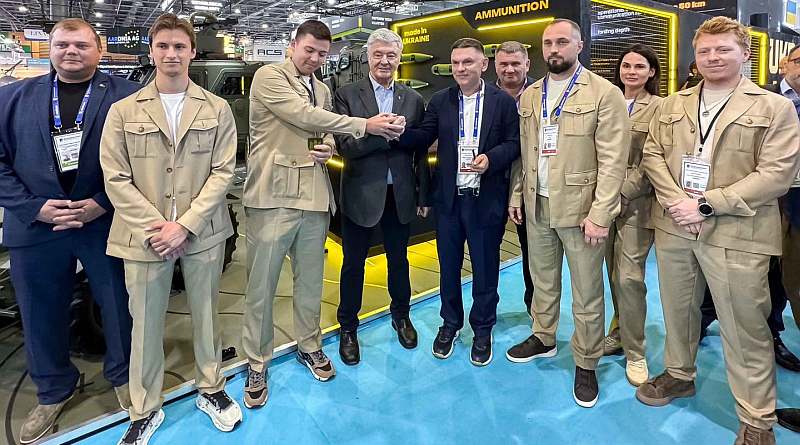 Poroshenko at the Eurosatory 2026 arms exhibition in France (photo, video)