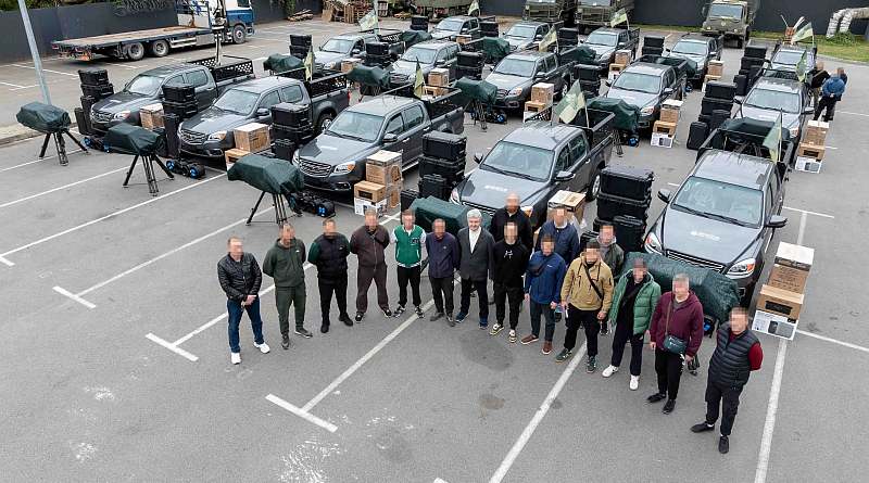 Poroshenko handed over 15 modernized "Ai-Petri" to the military (photo, video)