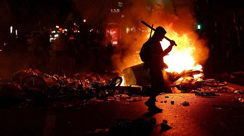 Cross-border influences in the October protests